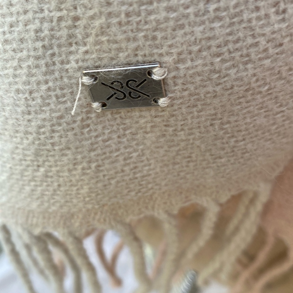 NWT Soia & Kyo gorgeous wrap/shawl from Barney’s New York. - Picture 9 of 14